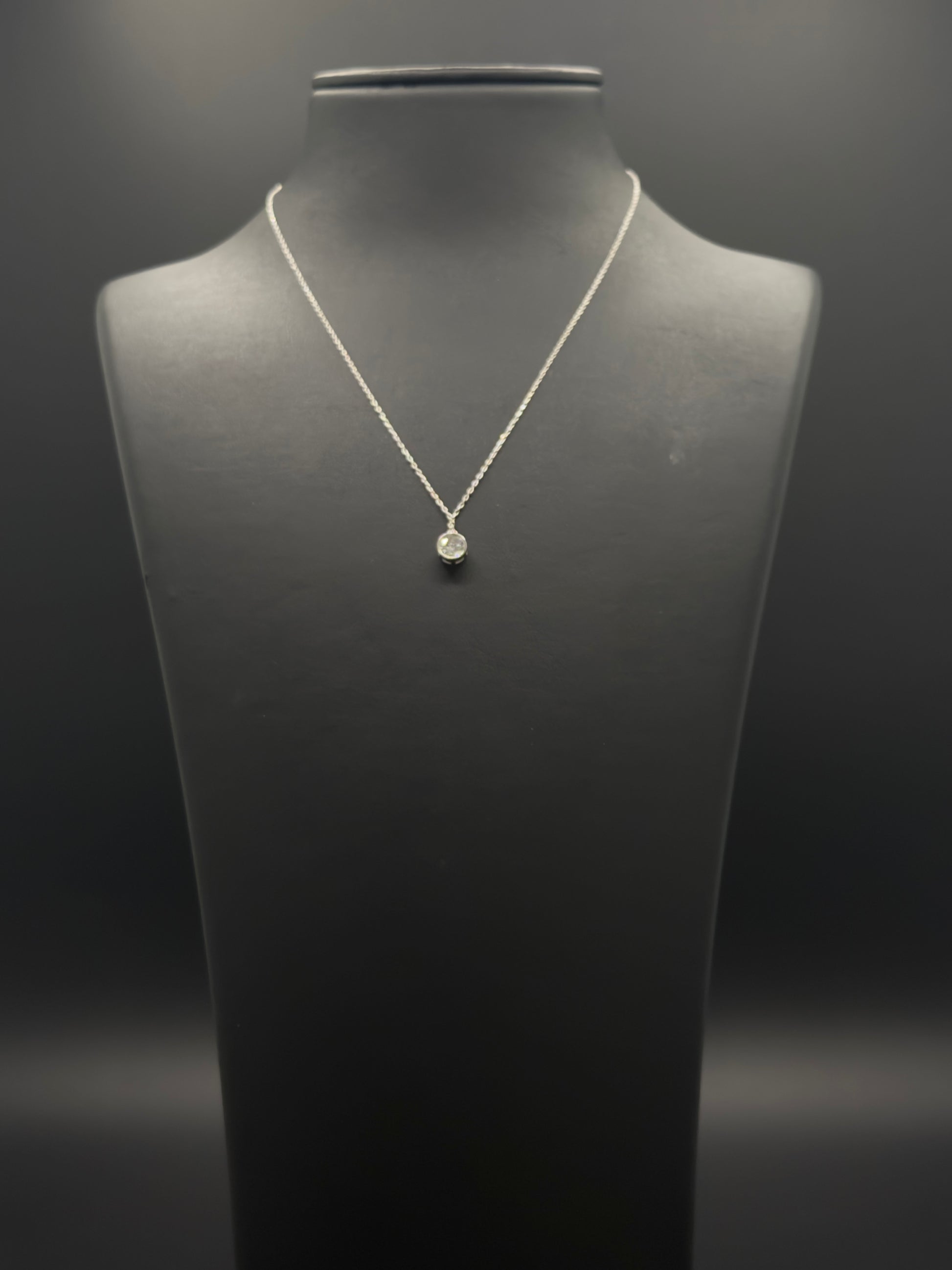 Halskette mit elegantem Anhänger